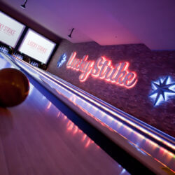 Bowling Lanes Lucky Strike Downtown Chicago